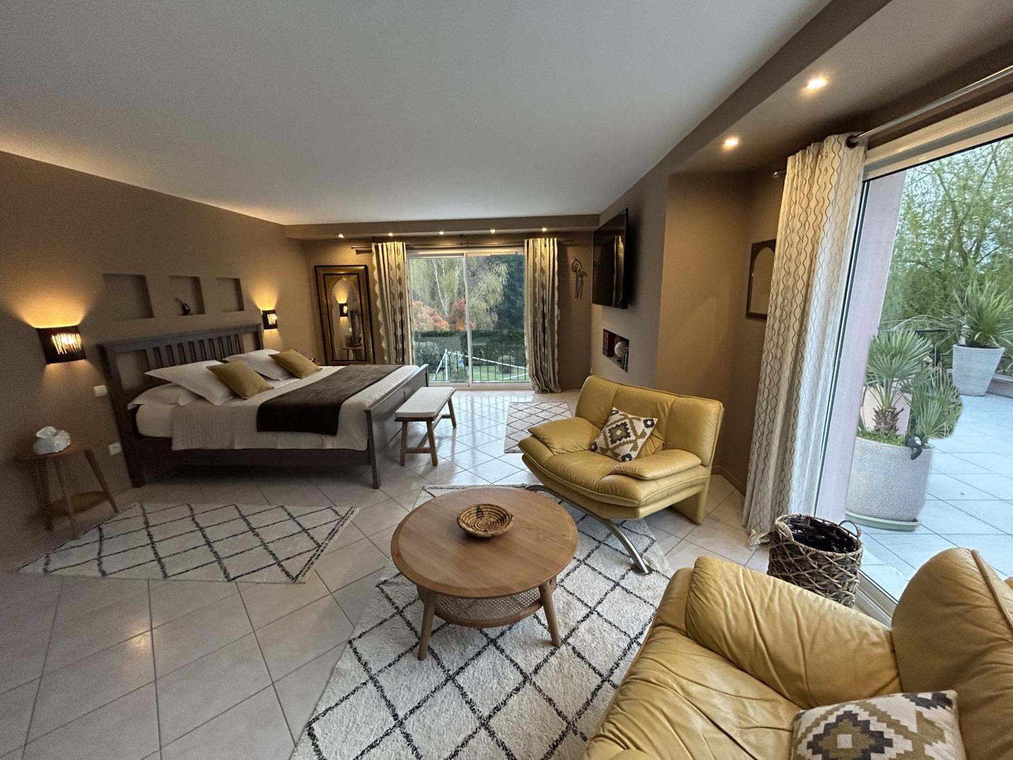 La Perle Rouge A Panazol Bed & Breakfast ภายนอก รูปภาพ